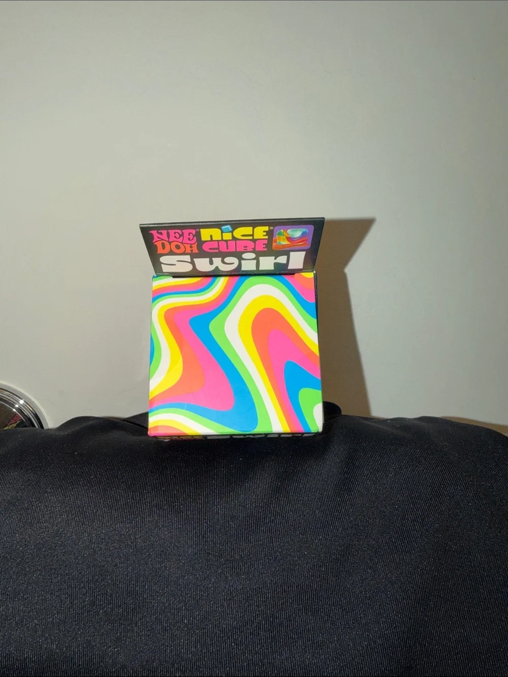 New doh Nice Cube Swirl Super Solid Squish! Stress toy